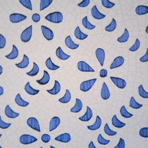 Handmade decorative tile 20x20 like new, blue-white
