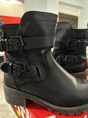 Xti black ankle boots like new, size 38, with lining and zipper