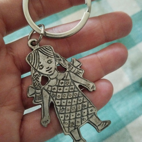 Metal keychain Elli from Alphabet book, silver