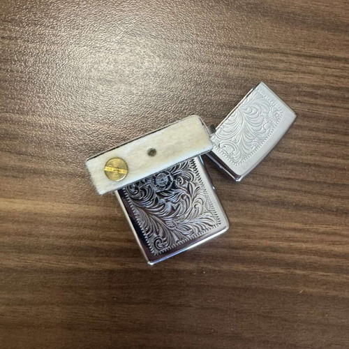 Zippo vintage 2002 engraved chrome lighter made in USA new