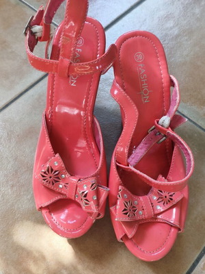 Platform sandals size 39 used, peach color, 12 cm heel, Fashion brand