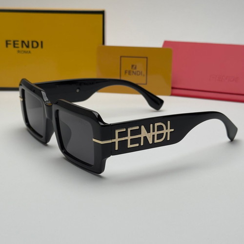 Fendi Bold Square Logo Edition sunglasses new, black and white