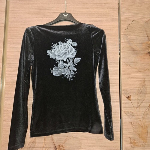 Women's velvet blouse with rose design in grey shade, like new