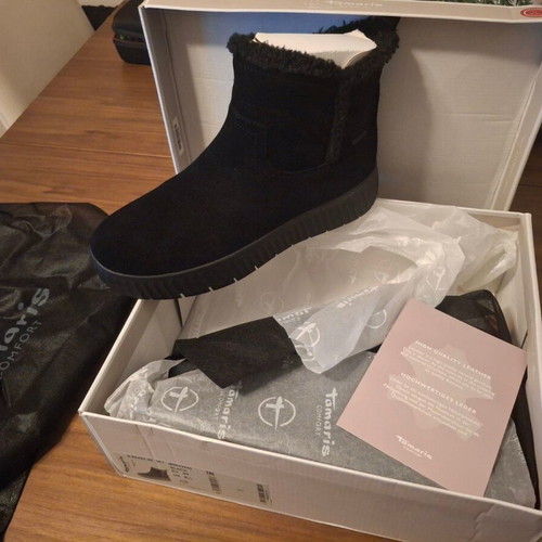 Tamaris black ankle boots new with fur, size 40