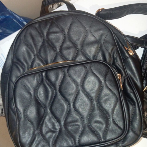 Shoulder bags like new, black and multicolor, pack of 4