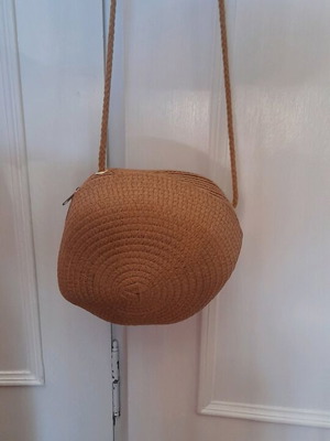 Small round bag like new