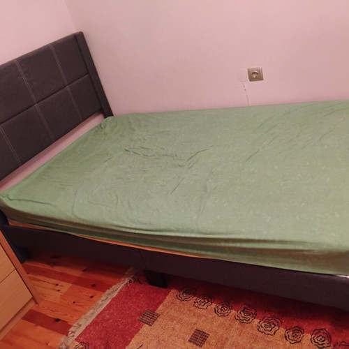 Bed with mattress like new, dimensions 2.10x1.20