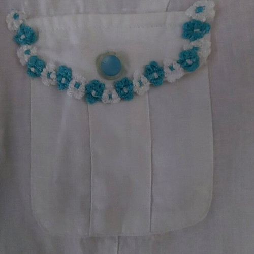 White linen dress like new, size XL, short sleeves with hidden buttons and pockets