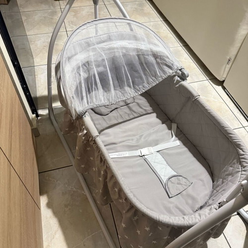 Accent Baby Crib used, stable with mosquito net and electric breast pump gift