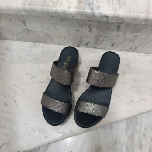 Platform sandals used, size 39, black and silver
