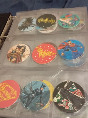 DC Chipicao Tazos like new, set of 87 with metallic last ten