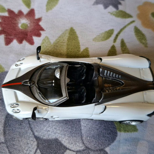 Mini GT Pagani Huayra Roadster Hong Kong Exclusive Edition like new