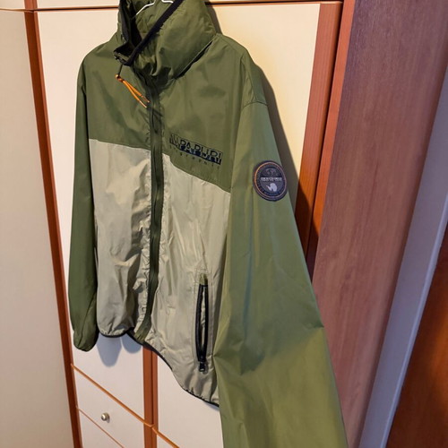 Napapijri Windbreaker size L like new, green