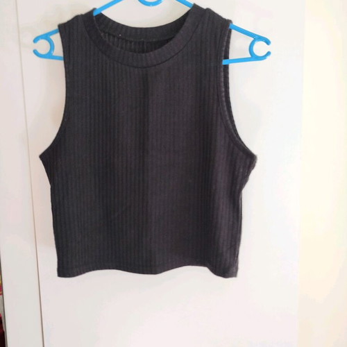 Women's crop top used, size M