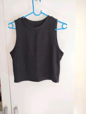 Women's crop top used, size M
