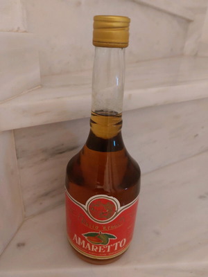 Amaretto vintage sealed new
