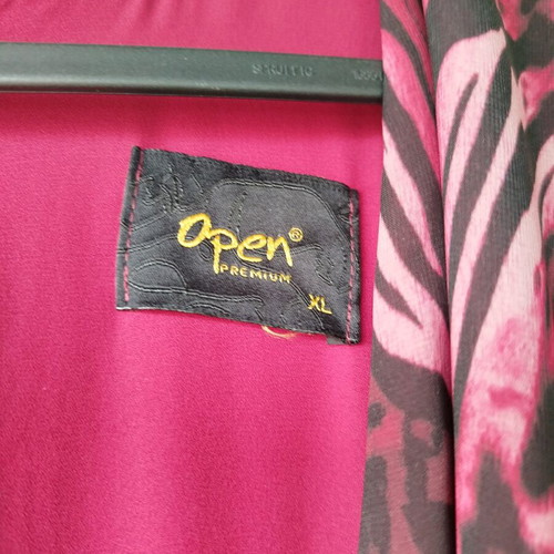 Open dress pink XL like new with lace sleeves