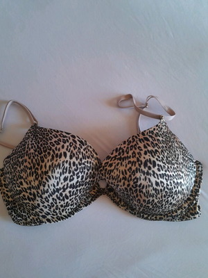 Сутиен Victoria's Secret 38D като нов, бежов кафяв