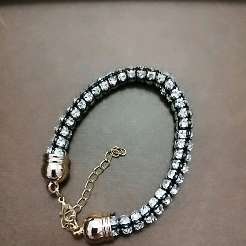 Bracelet new with silver color and lobster clasp