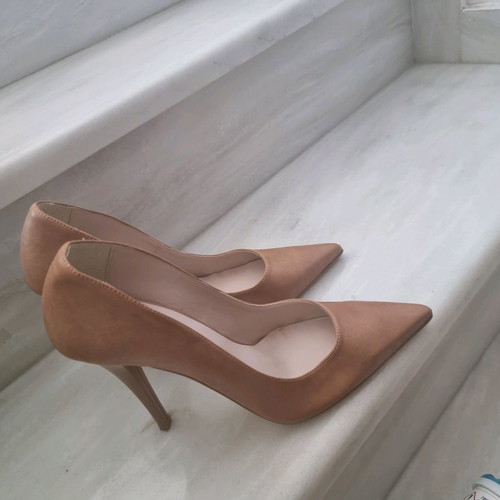 Women's pumps size 38 like new and worn 1-2 times