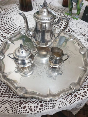 Silver-plated set with tray, teapot, creamer and sugar bowl like new
