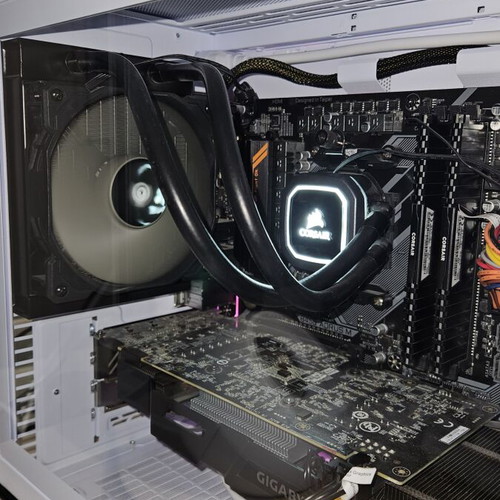 Corsair Hydro Series H60 120mm liquid cooler like new with white LED