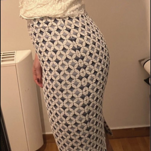 Zara fitted skirt like new, gray and blue, size S