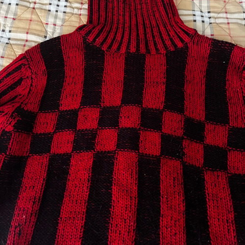 Women's sweater S-M like new, black and red