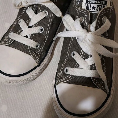 All Star Converse kids canvas shoes size 26 like new, gray