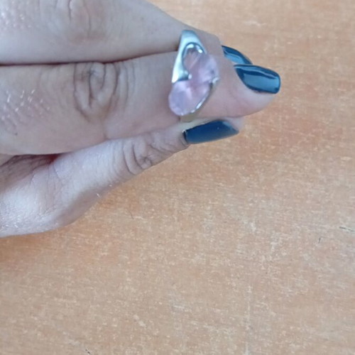 Ring with pink stone like new