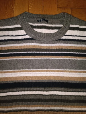 Bentley's Champion pullover Large in very good condition