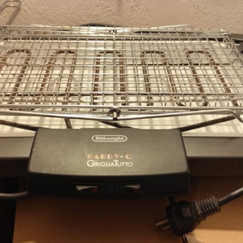 Delonghi electric grill with rotating base