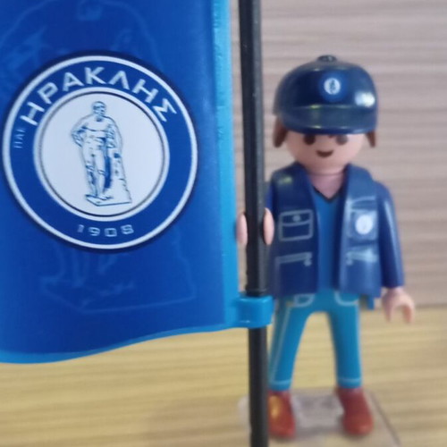 Playmobil fan of Iraklis figure like new with flag base