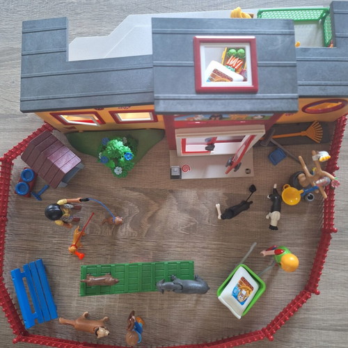Playmobil Farm Animal Lodge 50th Anniversary Set like new