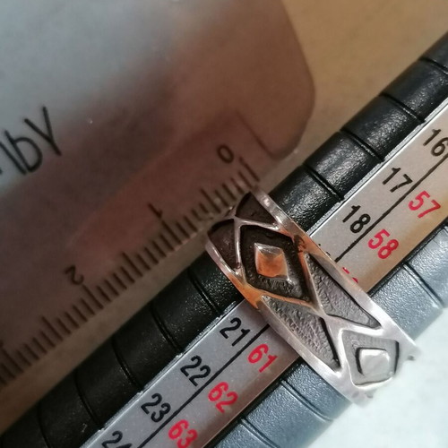 Men's silver 925 ring band with embossed rhombuses new no 60 (US 9 1/4)