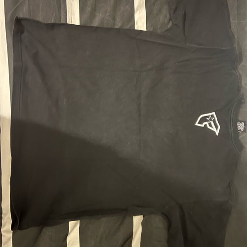 Famous 06 T-shirt used, size large, black cut-sleeve