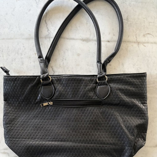 Shopper bag black with quilted design and zipper closure new