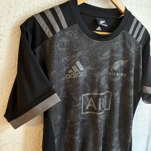 Rugby Jersey New Zealand All Blacks size S like new