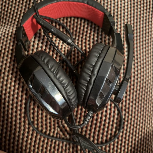 Headphones with microphone unused