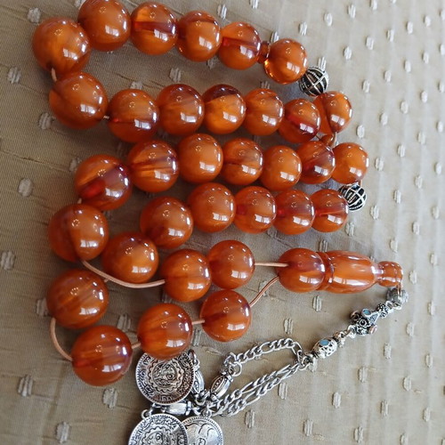 Bakelite Komboloi like new with 33 beads and traditional finish