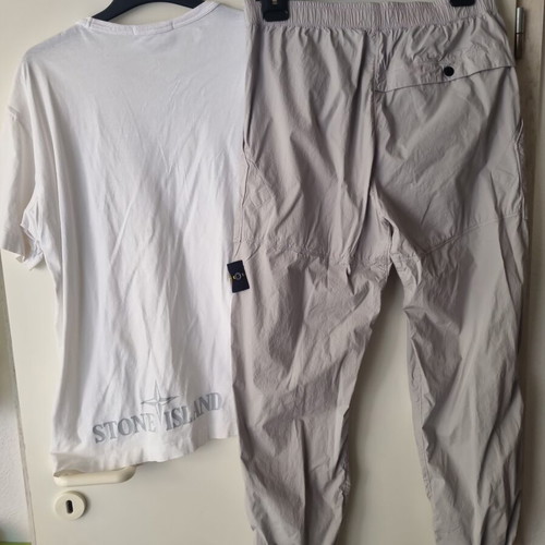 Stone Island Luxury Set Cargohose W34 and T-Shirt L like new