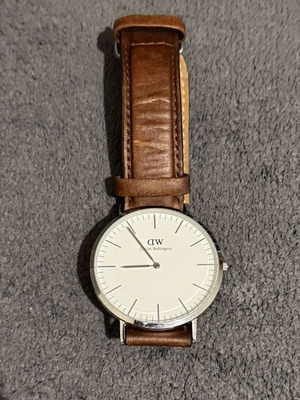 Daniel Wellington unisex watch brown like new