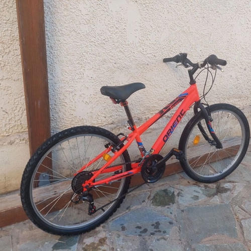 Orient Snake 2019 mountain bike 24" used with front suspension and V-brakes
