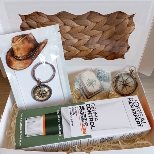 Men's gift box Adventure with L'Oreal Derma Control cream and compass keychain new