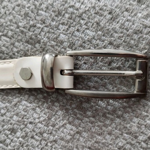 White belt like new with silver buckle 88cm