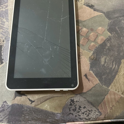 Vero tablet model A7760 used, for spare parts with broken touch