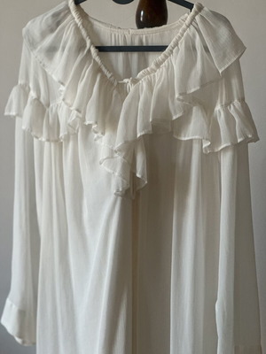 White dress size M like new