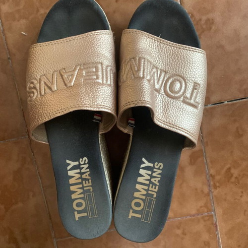 Tommy Hilfiger sandals used, size 36, beautiful color