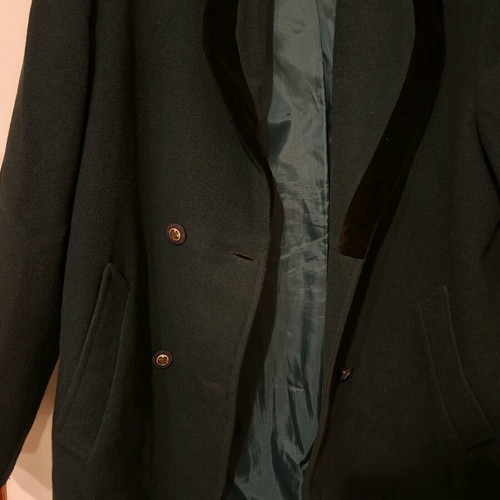 Women's coat like new, dark green, size 52