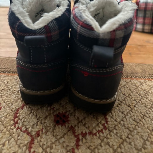 Action Boy baby snow boots no 22 used